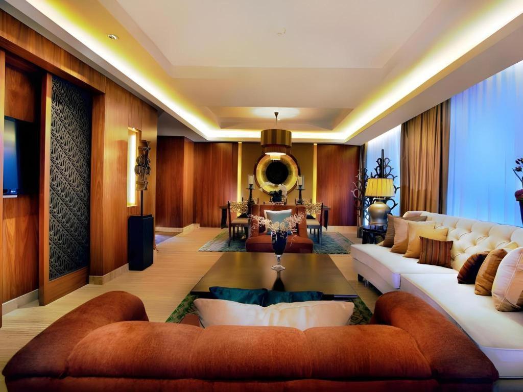 Artotel Suites Bianti Yogyakarta Exterior photo