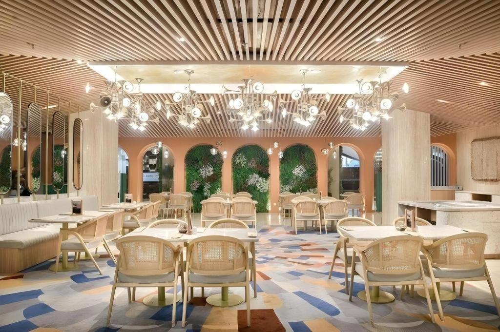 Artotel Suites Bianti Yogyakarta Exterior photo